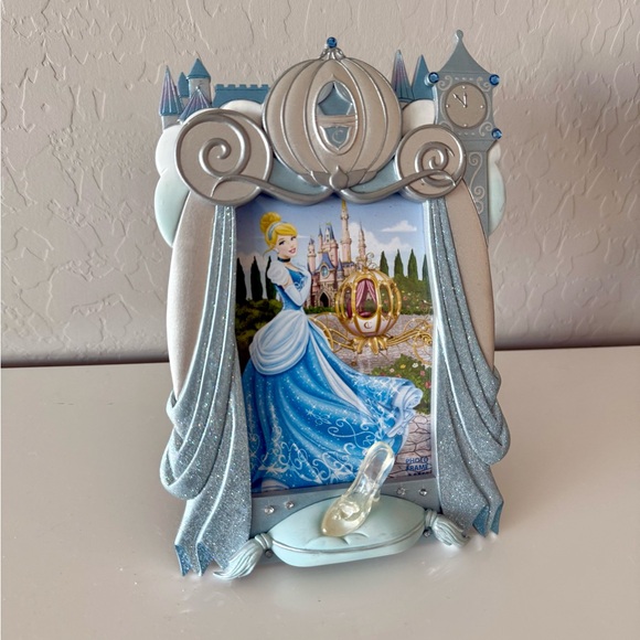 💙✨Disney Princess Cinderella Resin Photo Frame - Picture 1 of 4
